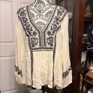 VENUS Cream and Black Embroidered Blouse